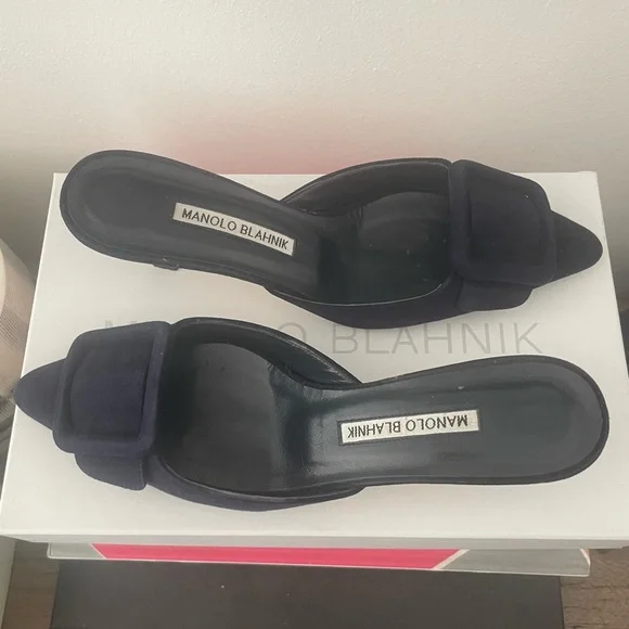Manolo Blahnik Maysale Suede Navy Blue Kitten Heel Mules Size 36.5 - Picture 4 of 9